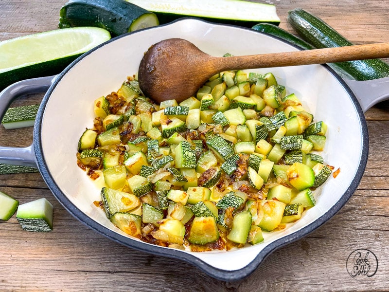 Zucchini braten