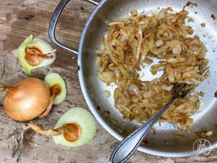 Karamellisierte Zwiebeln: das dauert, aber es lohnt sich – Cook &amp; Soul