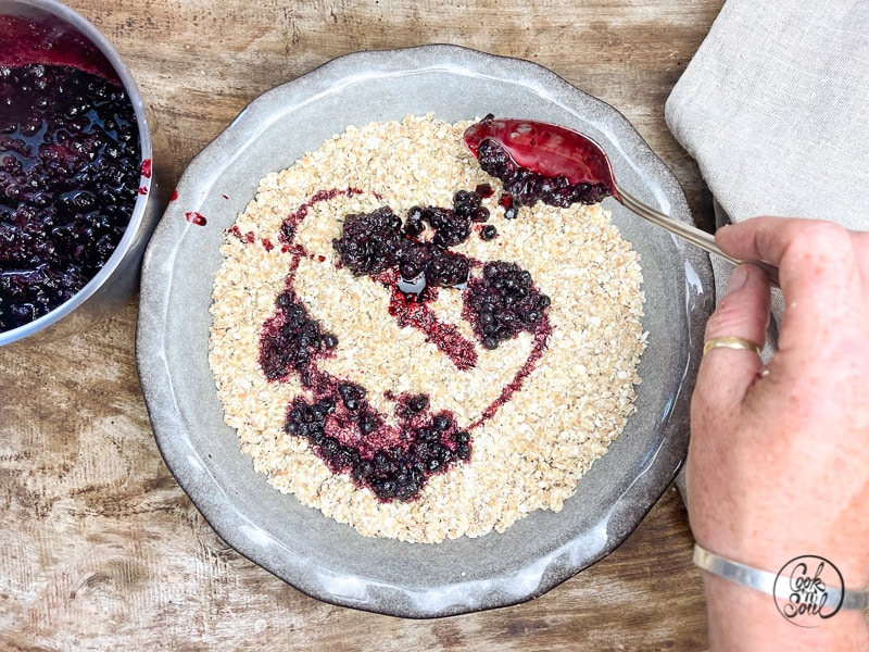 Haferflocken Crumble mit Blaubeeren