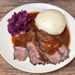 Sauerbraten mit Klößen
