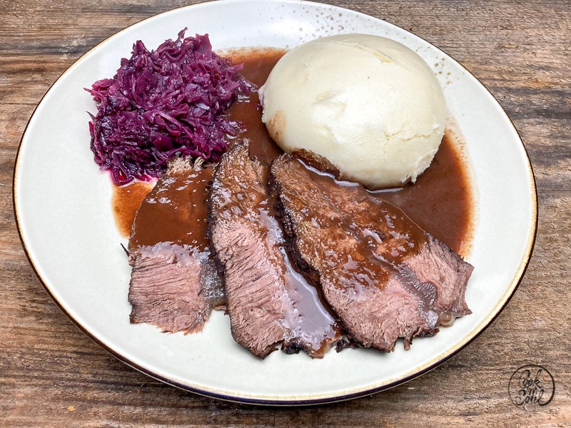 Sauerbraten mit Knödel