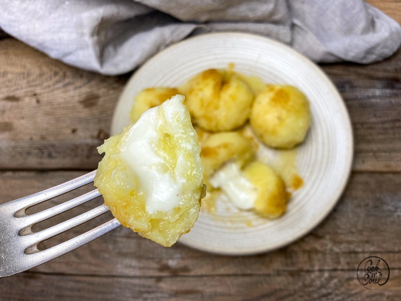 Beilagen zum Weihnachtsbraten gefüllte Knödel